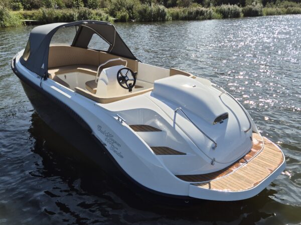 Oud Huijzer 600 Tender Demo + nieuwe Suzuki 20PK vaarklaar