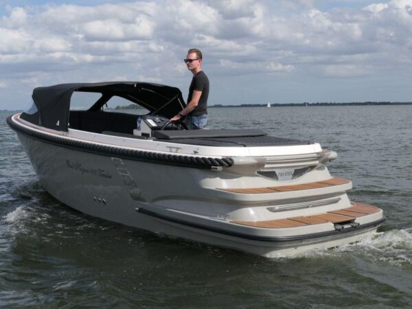 Oud Huijzer 650 Tender