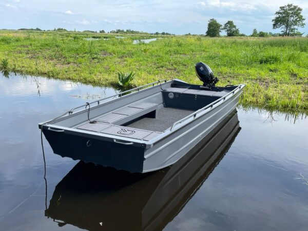 Qwest F502A aluminium platbodem jon boot